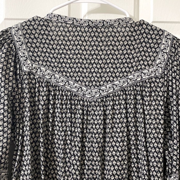 Old Navy long sleeve grey, white, navy print a line dress. Medium fit. - Picture 7 of 7